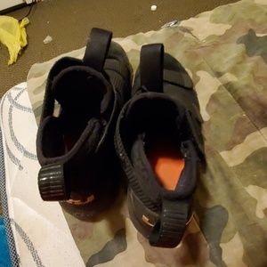 Size 8 mens lebron's solider eleven